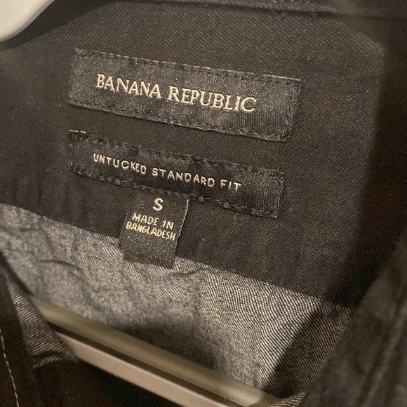 Banana Republic Black Untucked Standard Fit Button Down Shirt - Small - Picture 4 of 4